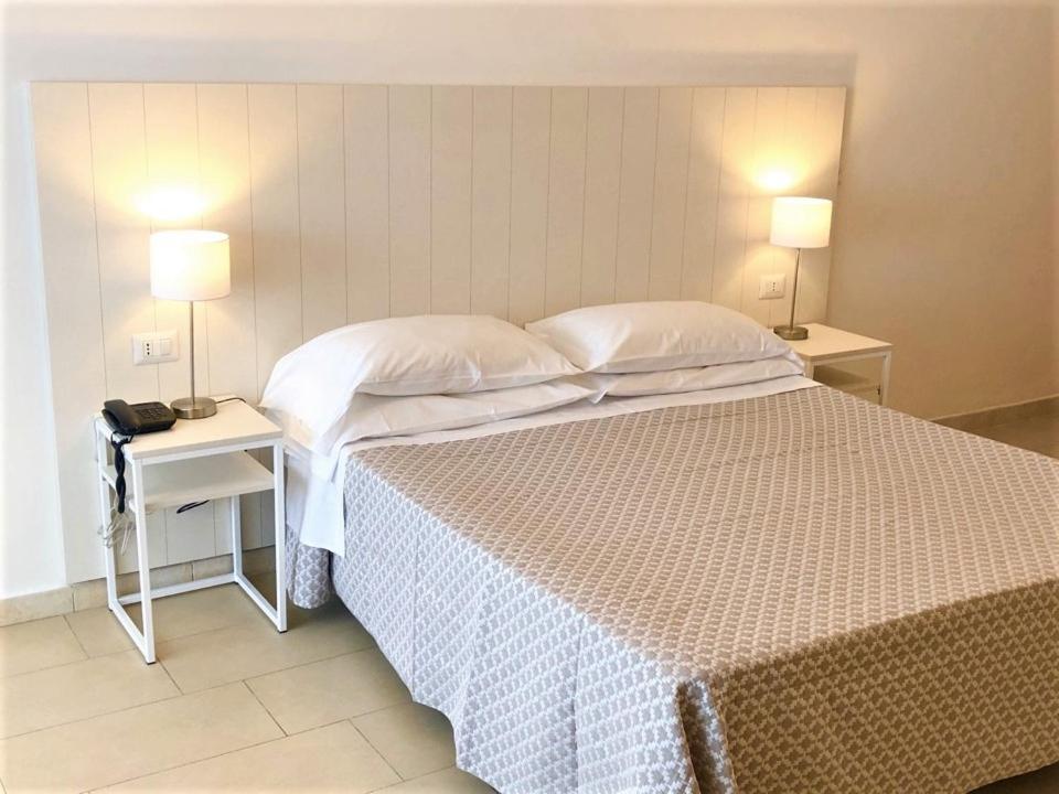 Hotel Villa Eleonora Scauri  Exterior photo