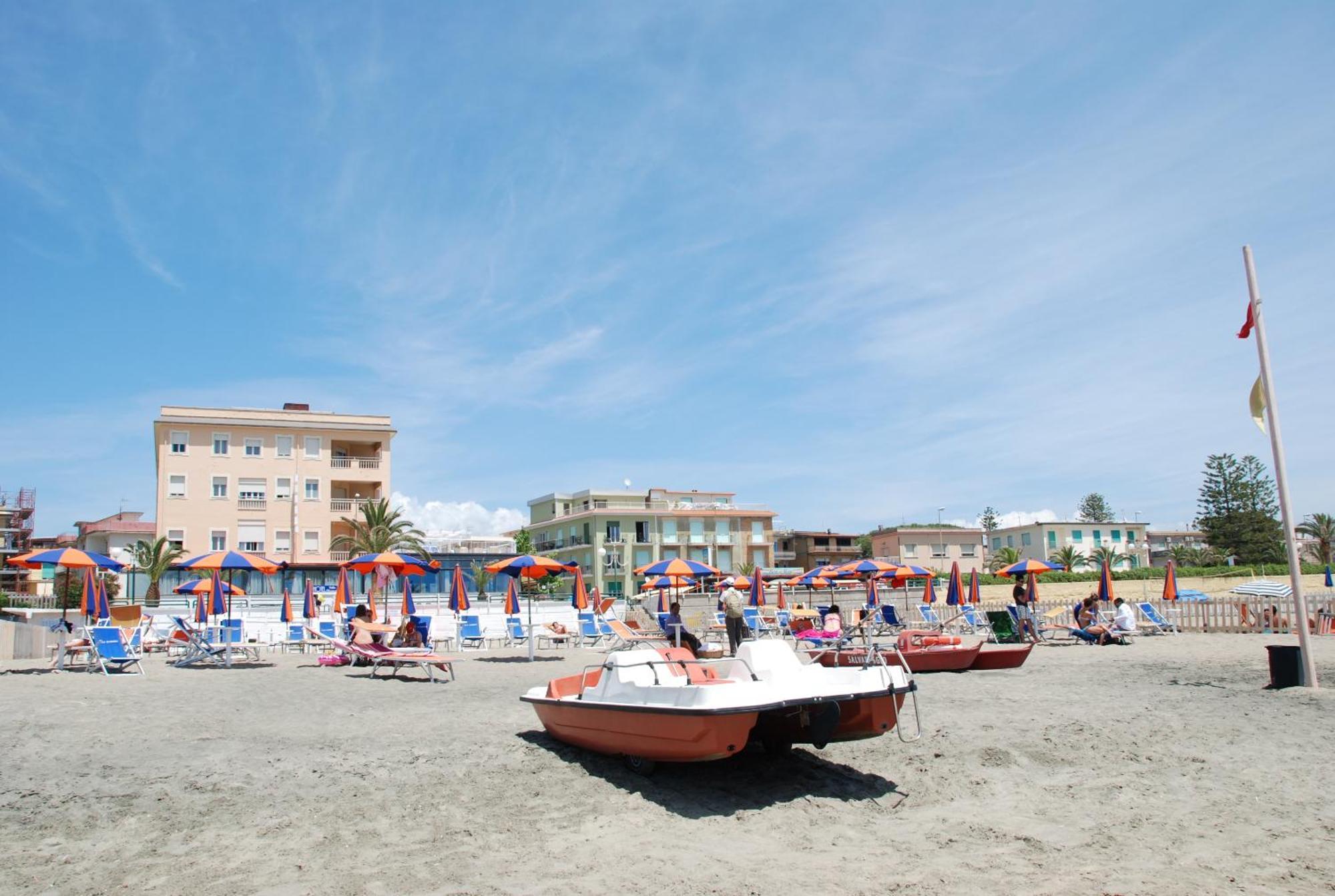 Hotel Villa Eleonora Scauri  Exterior photo