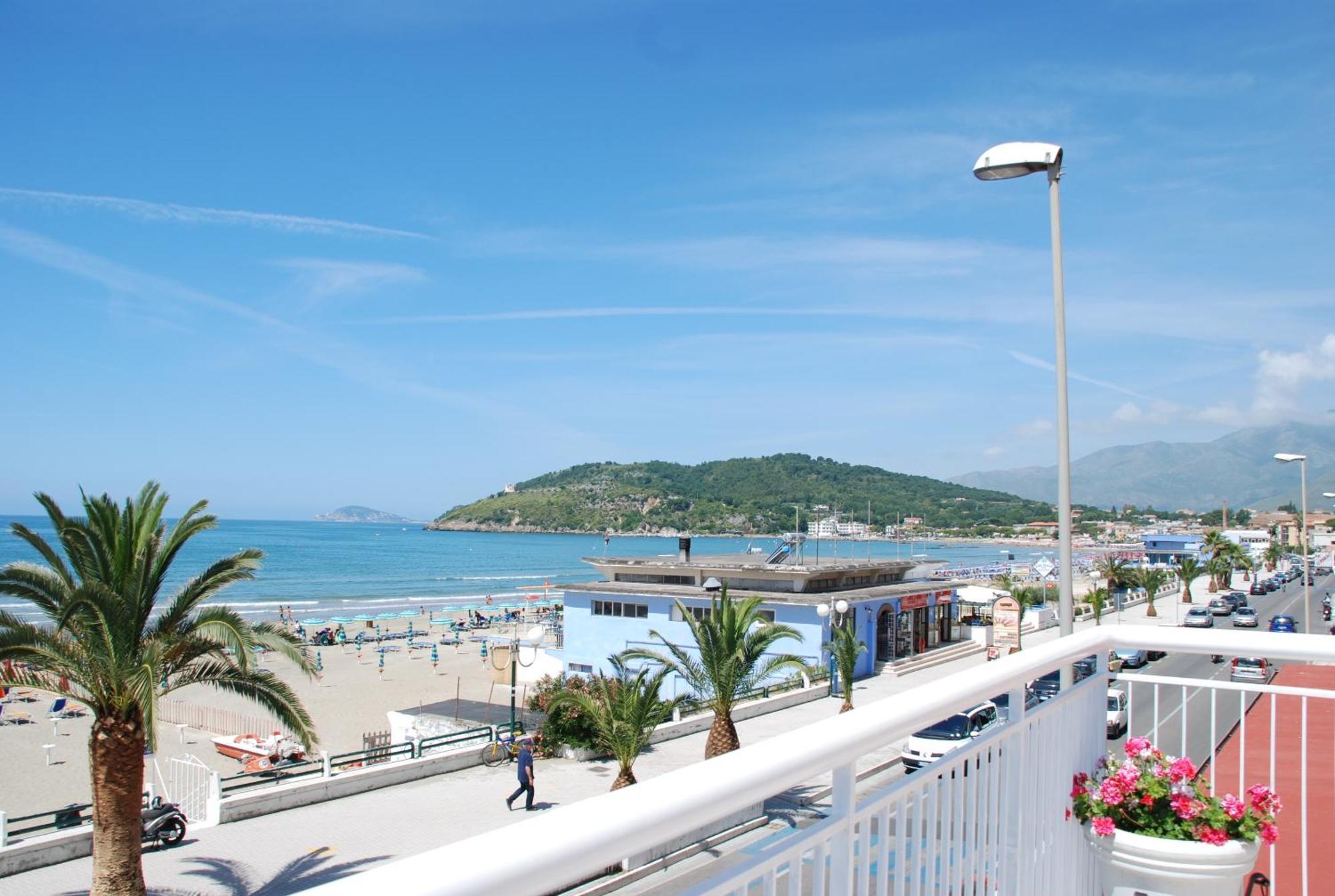 Hotel Villa Eleonora Scauri  Exterior photo
