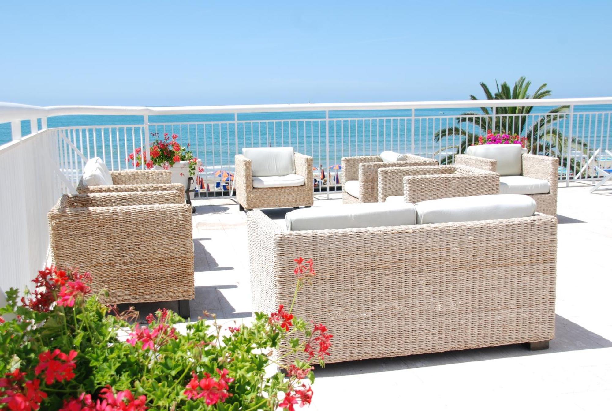 Hotel Villa Eleonora Scauri  Exterior photo