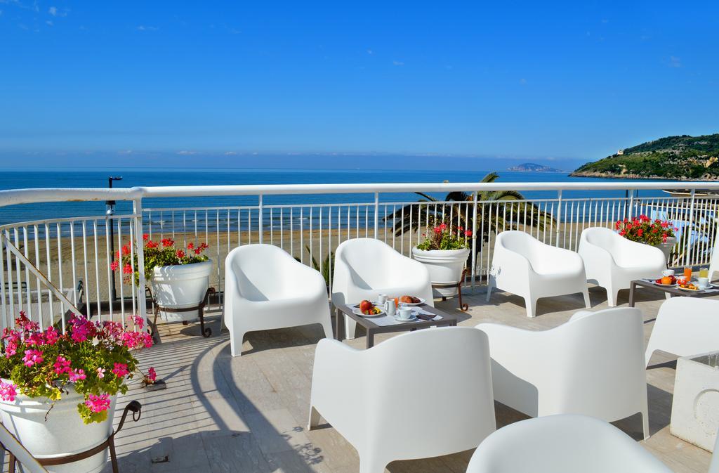 Hotel Villa Eleonora Scauri  Exterior photo