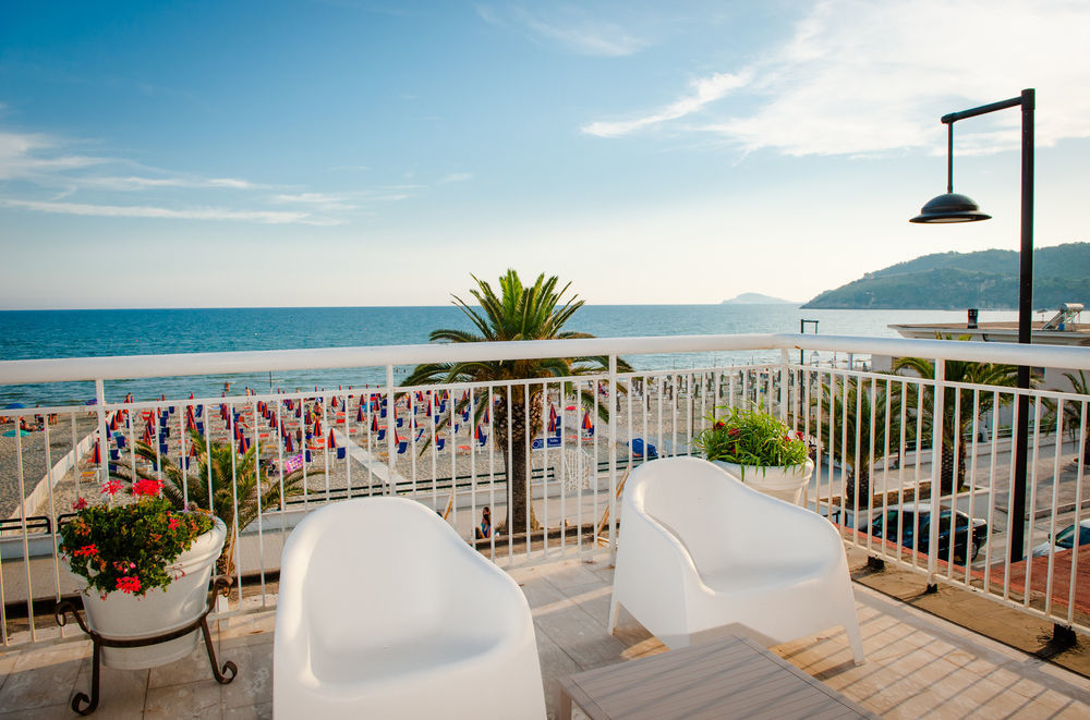Hotel Villa Eleonora Scauri  Exterior photo