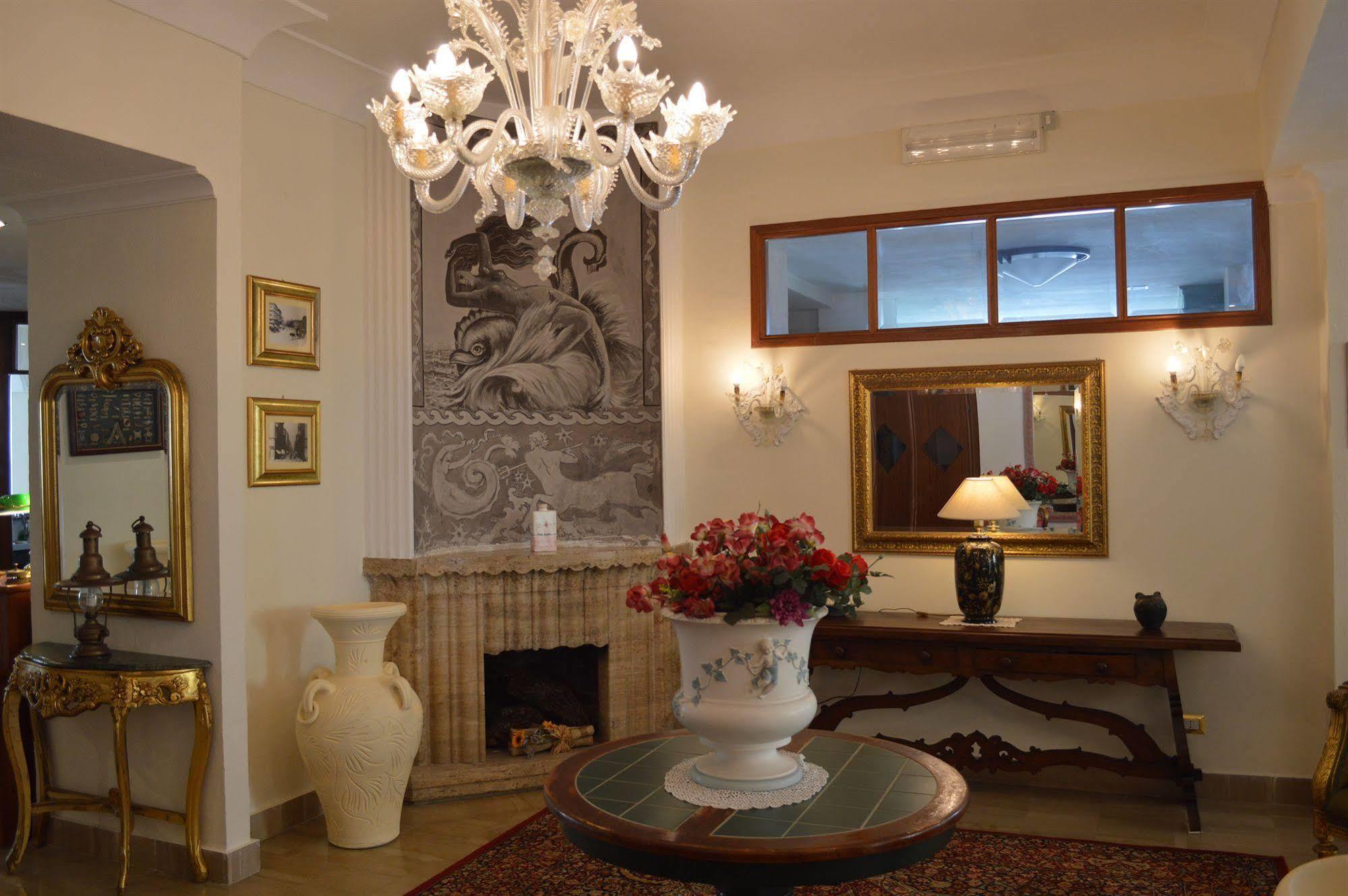 Hotel Villa Eleonora Scauri  Exterior photo